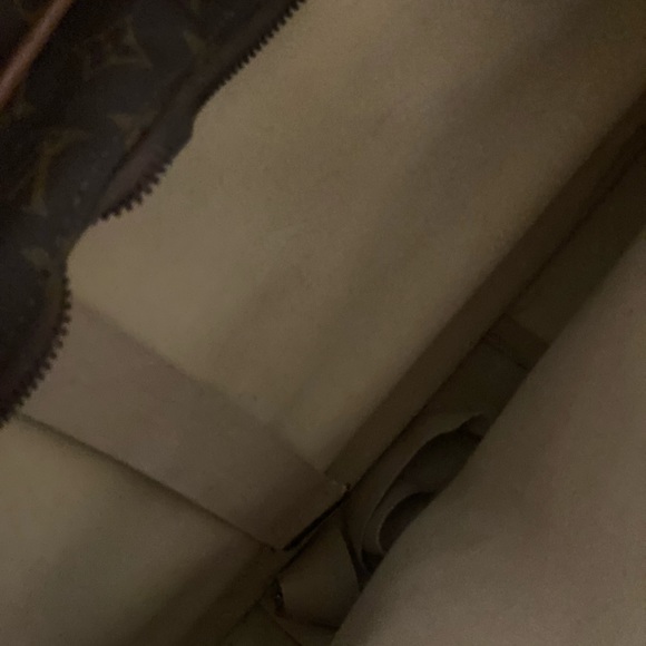 Authentic Louis Vuitton Vintage luggage bag. - Picture 7 of 15